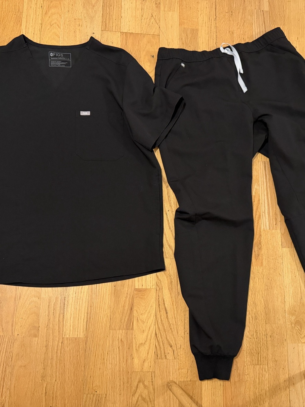 FIGS Technical Collection Black Scrub Set Size XL Like New